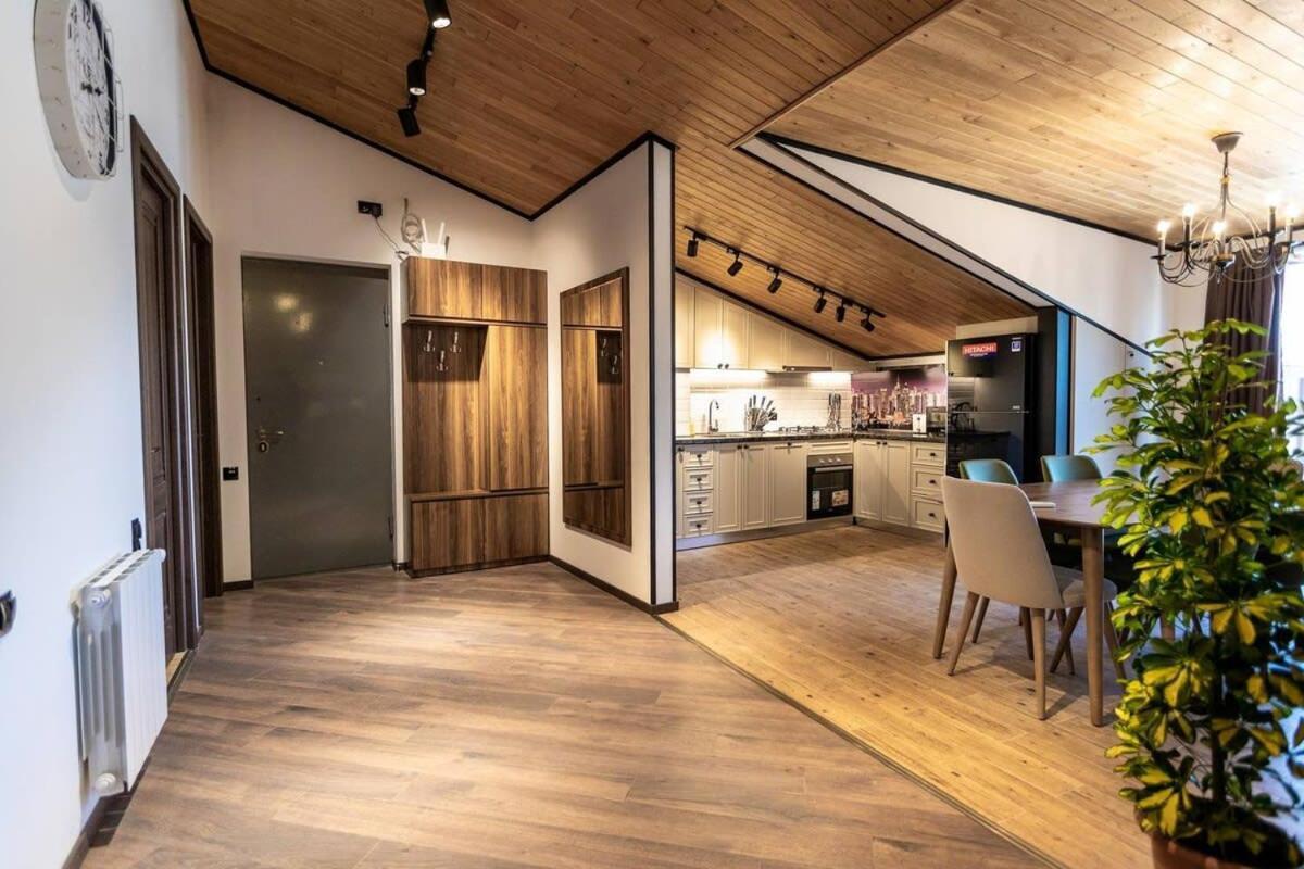 3Br Apt W Huge Terrace & Magnificent Views ティビリシ エクステリア 写真