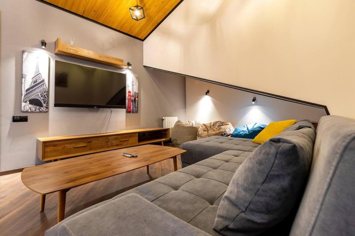 3Br Apt W Huge Terrace & Magnificent Views ティビリシ エクステリア 写真