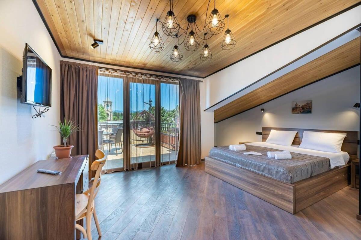 3Br Apt W Huge Terrace & Magnificent Views ティビリシ エクステリア 写真