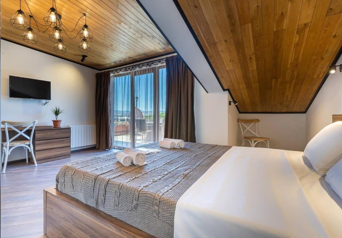 3Br Apt W Huge Terrace & Magnificent Views ティビリシ エクステリア 写真